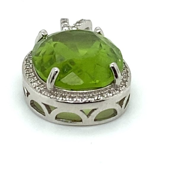 Peridot 9.00ct White Gold Finish Solid 925 Sterling Silver Pendant - Picture 5 of 7